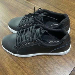 Perry Ellis Portfolio ultra foam shoes.